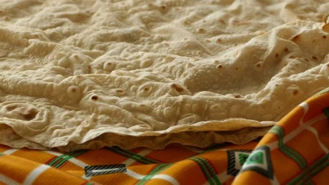 Thin yufka bread, soft yufka bread, ready to eat, watered Vídeos de archivo 99532455