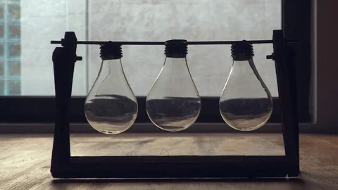 Think different bulb concept dolly zoom . Business,education or innovation conce Stock-Footage 85321751