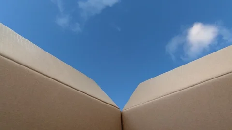 Think Outside The Box Blue Sky Time Lapse 動画素材 105916690