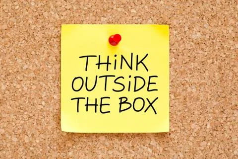 Think outside the box sticky note 库存照片