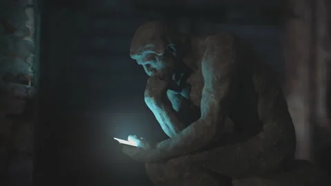 Thinker statue holding a smartphone. 3D animation of Auguste Rodin 100 year old Stock Footage 227307495