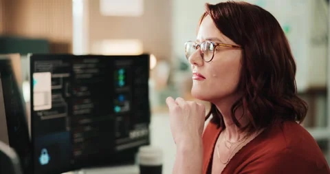 Thinking, computer and programming with business woman for cybersecurity, 스톡 동영상 329869567