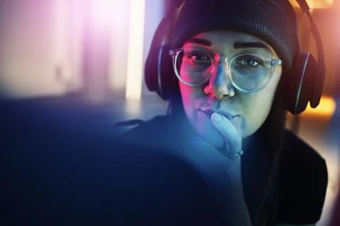 Thinking face, Information technology or woman hacker in dark room at night for Stockfoto's