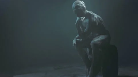 Thinking man, thinker statue. Realistic animation. Close up. Zoom in. 4k. Vídeos de archivo 163715640