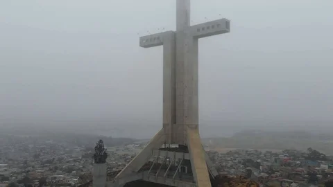 Third Millennium Cross monument, Hill El Vigia (Coquimbo, Chile) aerial view Vídeos de archivo 120349729