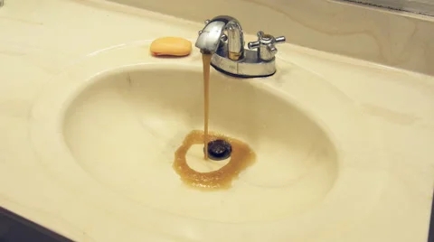 Third world dirty faucet filthy water Video stock 64865320
