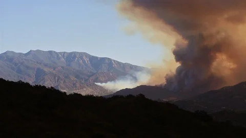 The Thomas wildfire fire burns in Ventura County Southern California. Stock Footage