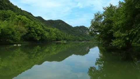 Thousand-Island Lake Stock Footage 167998399
