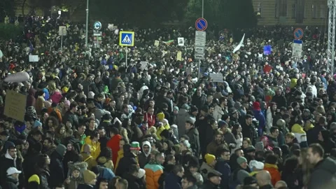 Thousands of Bulgarians with flags protest against the mafia in downtown Sofia Vídeos de archivo 324561038