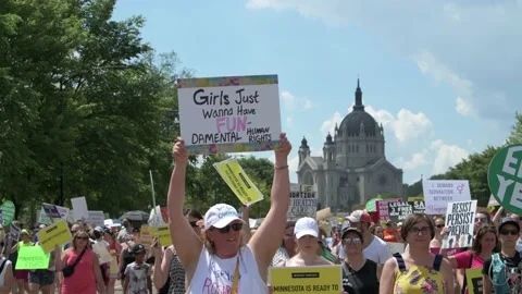 Thousands march and rally in support of legal abortion access in Minnesota Video stock 201946426
