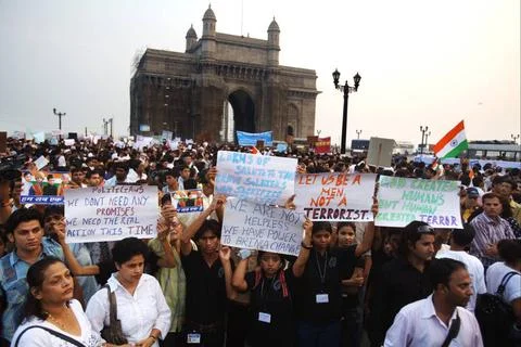 Thousands Mumbaikars part mass protest march Gateway terrorist attack 26th... Stock Photos