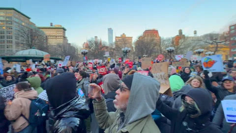Thousands of NYC protesters demand end to ICE operations in Minneapolis Stock Footage 332450238