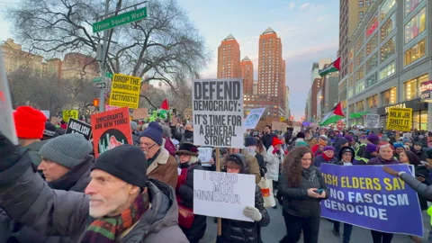 Thousands of NYC protesters demand end to ICE operations in Minneapolis Stock Footage 332453326