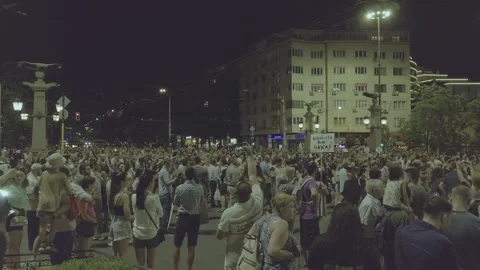 Thousands of people protest in the evening on a boulevard in downtown Sofia Vídeos de archivo 315363935