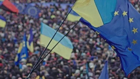  Thousands of protesters on the Maidan during the Revolution of Dignity Stockbeeldmateriaal 240926331