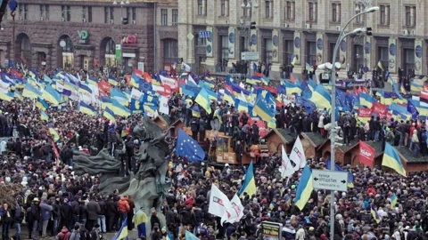  Thousands of protesters on the Maidan during the Revolution of Dignity Stockbeeldmateriaal 240926351
