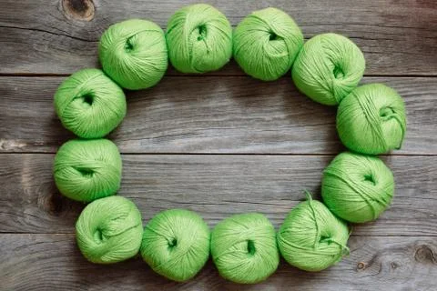 Thread Rolls for Wool Knitting Placed in Circle Foto stock