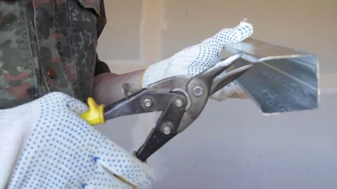 Thread scissors on metal Vídeos de archivo 76017248