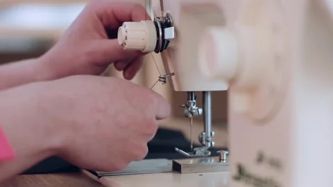 Threading sewing machine black thread 01 動画素材 75176164