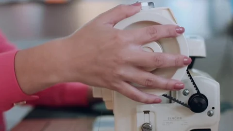 Threading sewing machine Vídeos de archivo 75176120