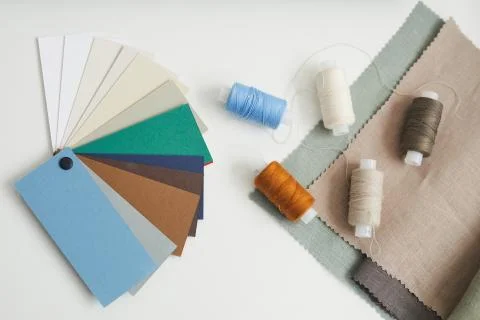 Threads and pattern on the table 库存照片