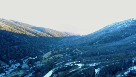 Thredbo Alpine Snowy Mountain Drone Shot 스톡 동영상 80621625