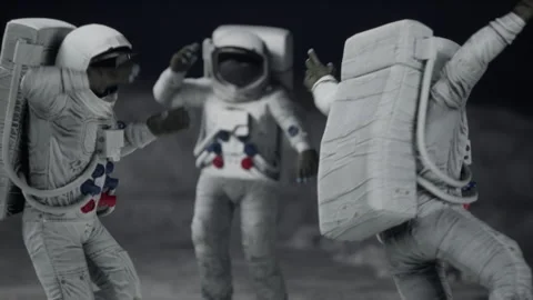 Three astronauts dance happily on the moon Vidéo 282039394