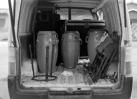 Three Bongos in a Van Stock-Fotos
