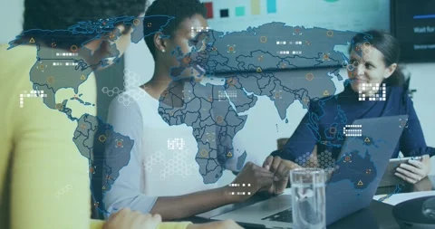 Three business team unfolding discussion, world map overlay growing with data Stock Footage 328087992