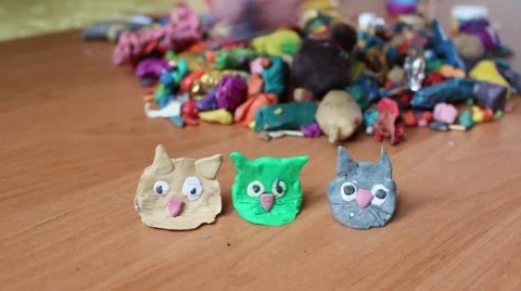 Three cats and three dogs from plasticine Vídeo Stock 46930234