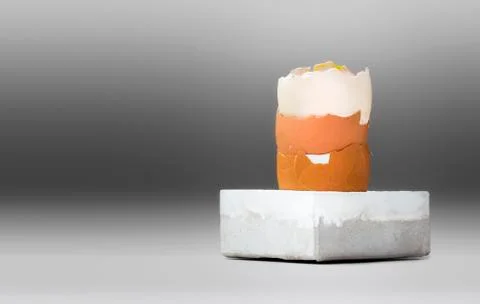 Three different color egg's shells Foto stock