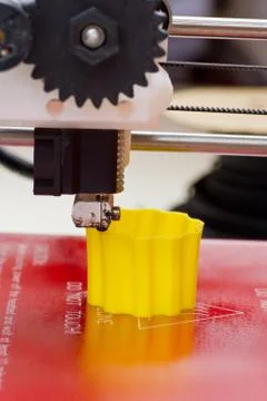 Three dimensional printer in action Foto stock
