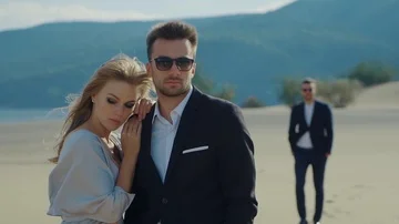 Three elegant friends on a beach Video stock 85703286