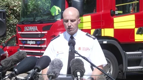 Three fire engines and two officer cars destroyed in Essex blaze Vidéo 340460364