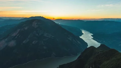 Three Gorges Clouds Sunrise Aerial 4K Stockbeeldmateriaal 335572029