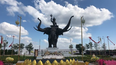Three-headed elephant statue at Legend Siam Park.Pattaya Vídeos de archivo 120617966