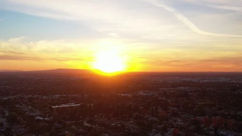 Three hundred and sixty degree pan of sunset from drone Video stock 121667333