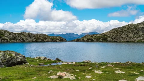 "Three lakes" in Pirineos Video stock 179142501