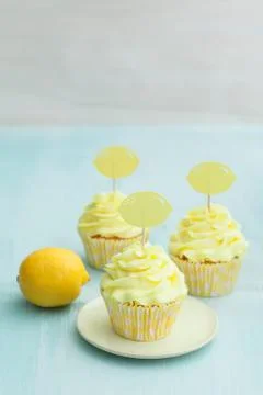 Three lemon cupcakes Foto stock