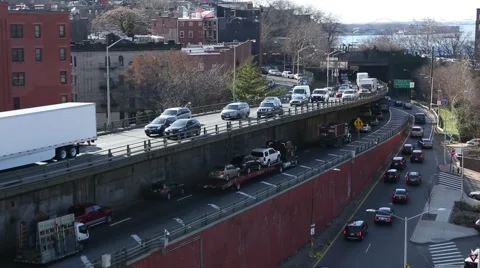 Three level traffic at Brooklyn Bridge Video stock 45702125
