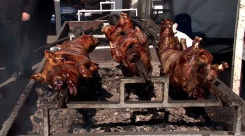The Three Little Pigs on the grill Видео 35760744