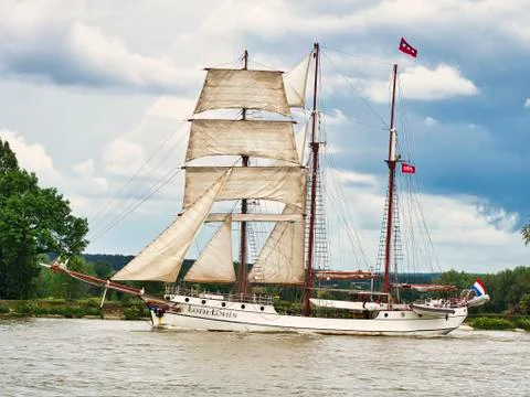 Three-masted Sailing ship Loth Lorien on the Seine river for Armada exhibitio Stock-Fotos