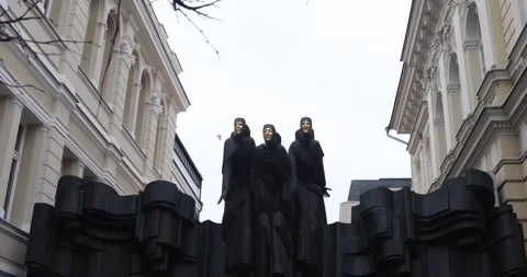 Three Muses statue above Lithuanian National Drama Theatre in Vilnius Video stock 321050502