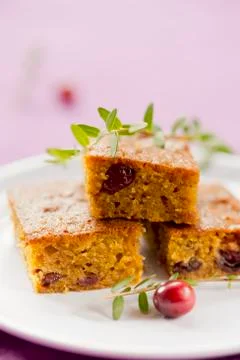 Three pieces of cranberry cake Foto stock