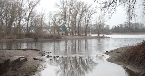 Three rivers flow together (Sieg Rhein Diescholl Delta) 動画素材 146646996