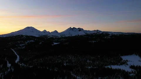 Three Sisters and Mount Bachelor, Oregon, drone video Video stock 285518646