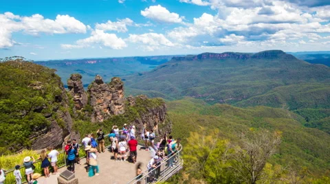 Three Sisters in the Blue Mountains, Australia Stockbeeldmateriaal 57222836