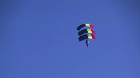 Three skydivers in tandem, parachuting, spectacular skydiving, extreme sport Stockbeeldmateriaal 40493795