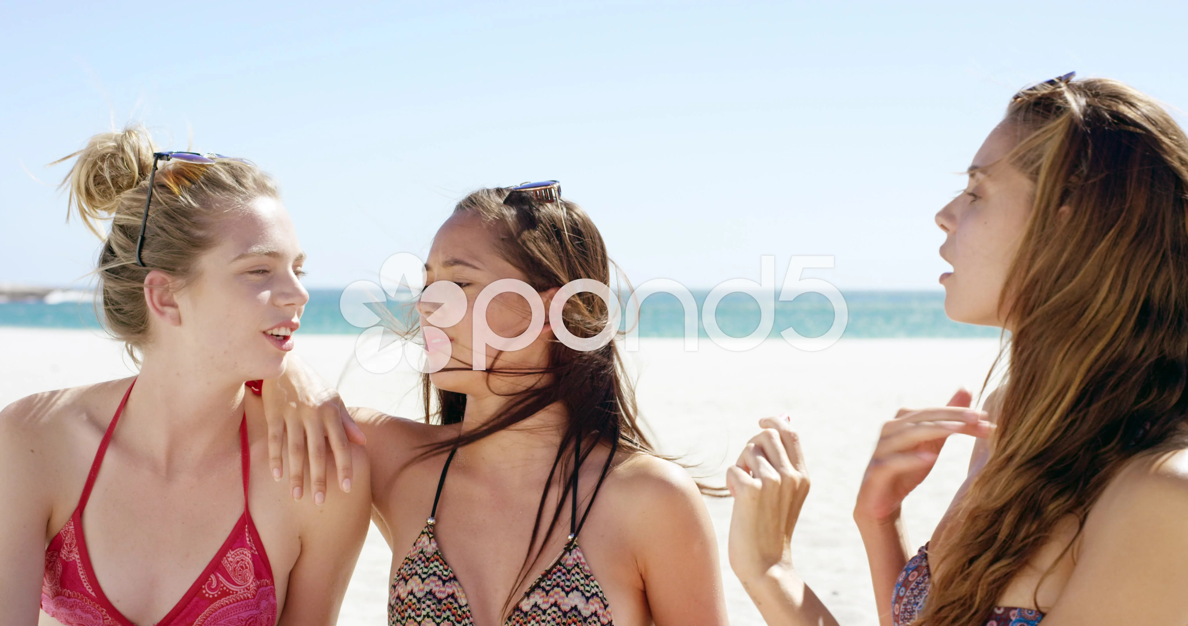 Three teenage girl friends taking photo , Stock Video