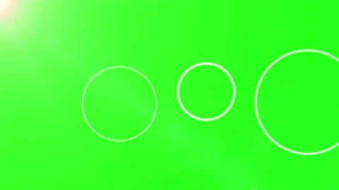 Three white circles on green background Vídeo Stock 337761557